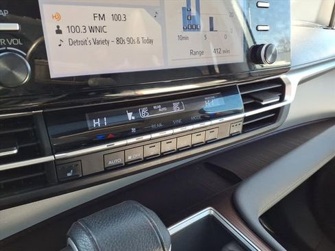 Certified 2021 Toyota Sienna XLE image 23