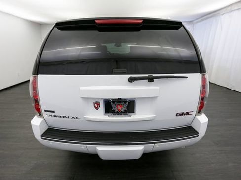 Used 2011 GMC Yukon XL Denali AWD/4WD image 39