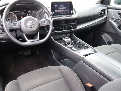 Used 2024 Nissan Rogue S FWD image 4