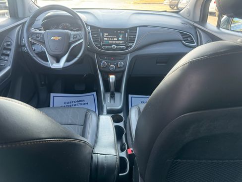 Used 2017 Chevrolet Trax LT w/ LT Convenience Package image 10