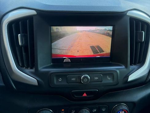 Used 2020 GMC Terrain SLE w/ Driver Convenience Package FWD image 6