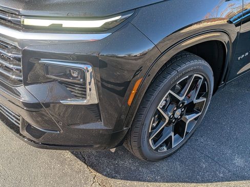 New 2026 Chevrolet Traverse High Country FWD image 10
