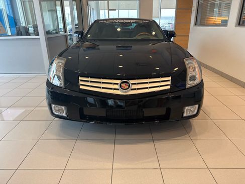 Used 2004 Cadillac XLR RWD image 6