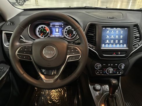 Used 2022 Jeep Cherokee Latitude Lux w/ Mopar Interior Package image 27