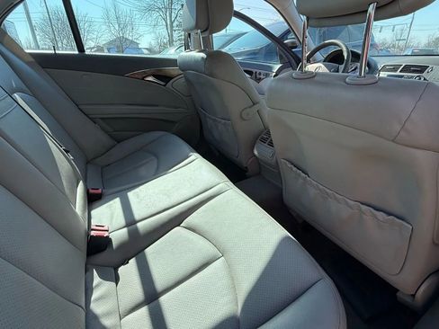 Used 2009 Mercedes-Benz E 350 4MATIC Sedan image 11
