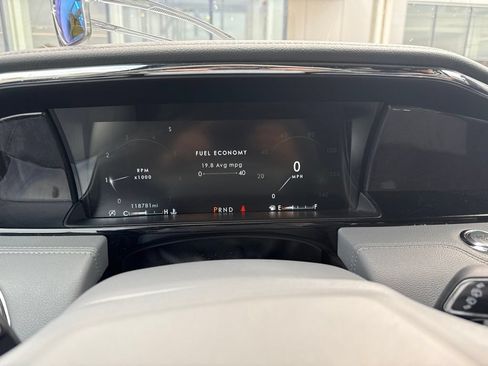 Used 2019 Lincoln Navigator Select w/ Technology Package AWD/4WD image 7
