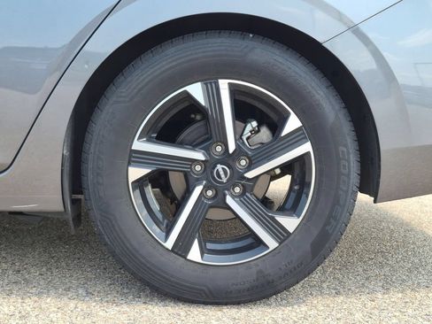 Used 2024 Nissan Sentra SV FWD image 11