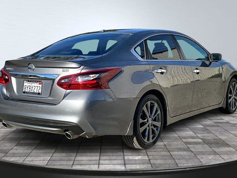 Used 2018 Nissan Altima 2.5 SR w/ SR Special Edition image 13