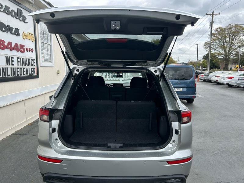 Used 2023 Mitsubishi Outlander ES FWD image 28