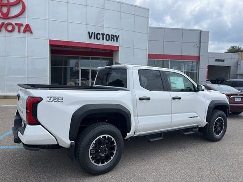 New 2025 Toyota Tacoma TRD Off-Road image 4