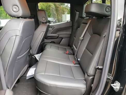 New 2026 Chevrolet Colorado LT w/ LT Convenience Package image 16