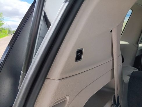 Used 2023 Chrysler Voyager LX FWD image 26