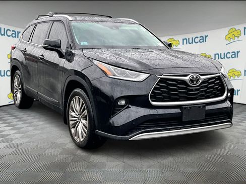 Used 2022 Toyota Highlander Platinum image 1
