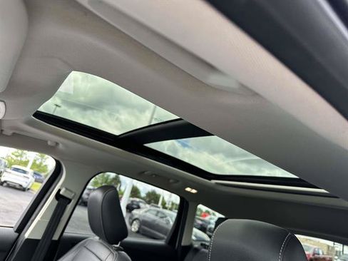 Used 2019 Ford Escape SEL AWD/4WD image 12