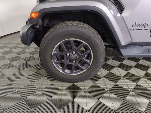 Used 2020 Jeep Gladiator Overland AWD/4WD image 27