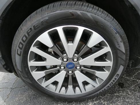 Used 2020 Ford Escape Titanium AWD/4WD image 10