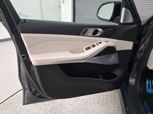 New 2026 BMW X7 M60i w/ Executive Package image 11