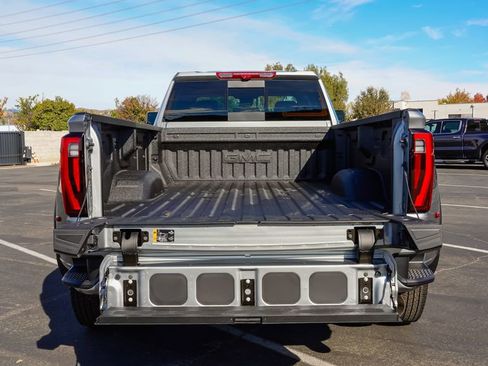 New 2026 GMC Sierra 3500 Denali w/ Denali Reserve Package image 10
