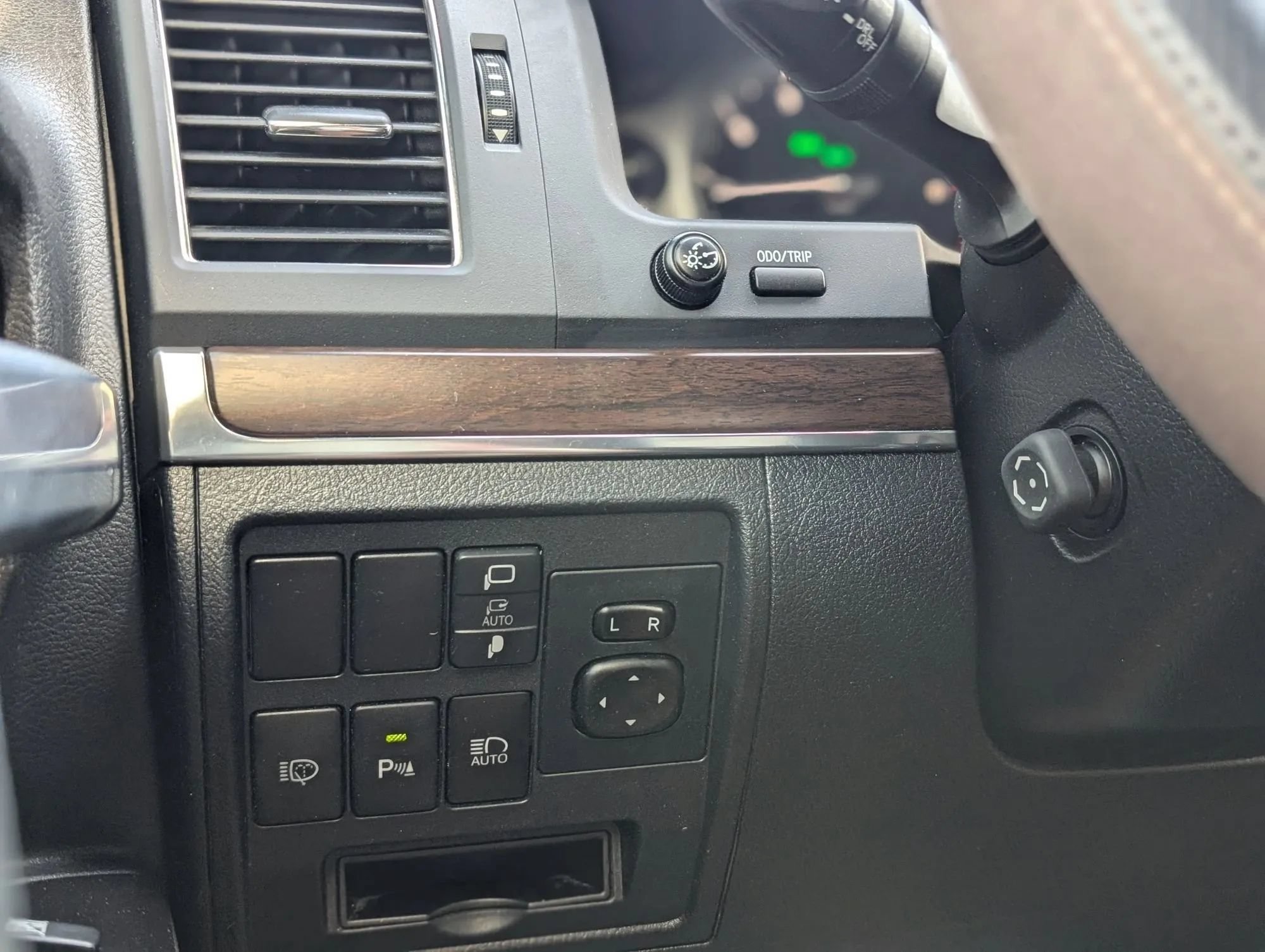 Used 2018 Toyota Land Cruiser AWD/4WD image 38