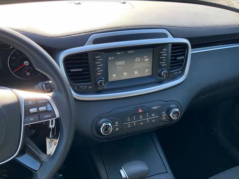Used 2020 Kia Sorento L FWD image 7