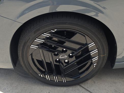 New 2027 Nissan Sentra SV w/ Floor Mat Package FWD image 7