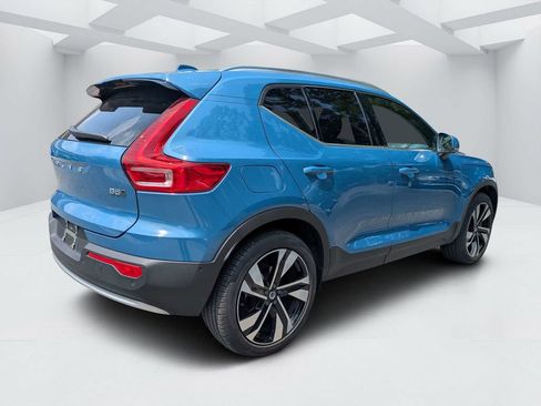 Certified 2023 Volvo XC40 B5 Plus w/ Protection Package Premier AWD/4WD image 3