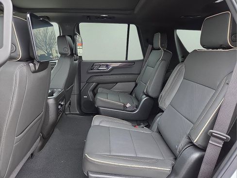 New 2026 GMC Yukon Elevation image 11
