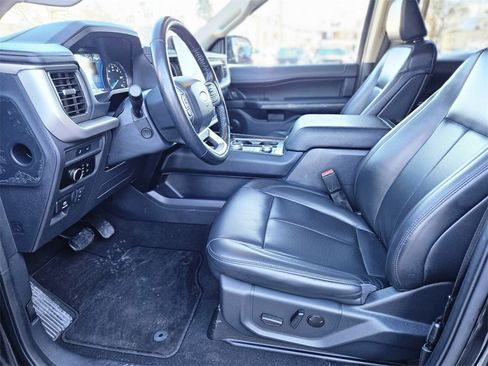 Used 2024 Ford Expedition XLT image 14
