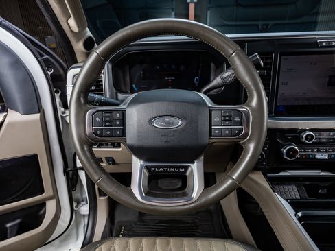 Used 2025 Ford F350 Platinum w/ Platinum Plus Package image 19