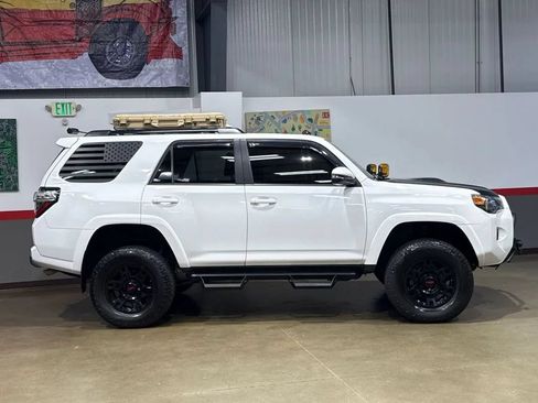 Used 2021 Toyota 4Runner TRD Off-Road Premium w/ Moonroof Package AWD/4WD image 5