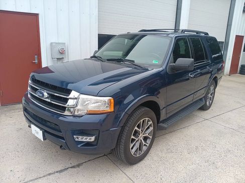 Used 2015 Ford Expedition XLT w/ Equipment Group 202A image 1