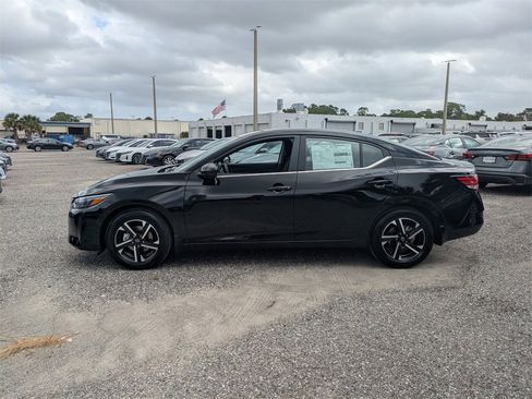 New 2025 Nissan Sentra SV image 6