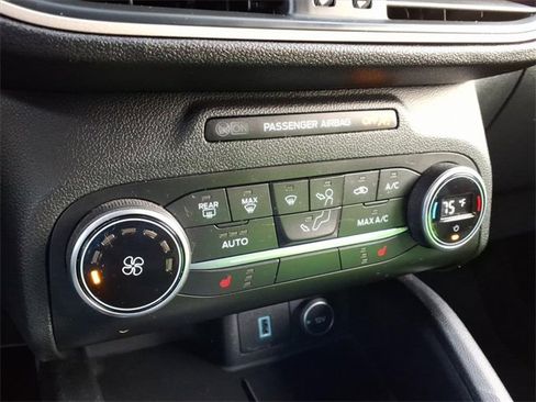 Used 2020 Ford Escape SE image 22