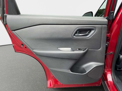 Used 2026 Nissan Rogue S FWD image 13