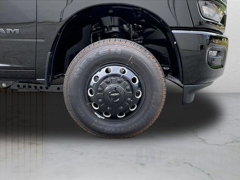 New 2026 RAM 3500 Big Horn AWD/4WD image 33