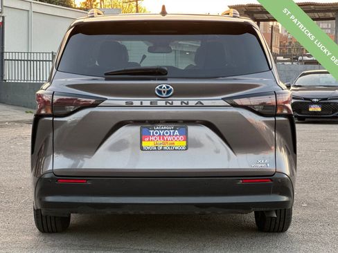 Used 2024 Toyota Sienna XLE image 5