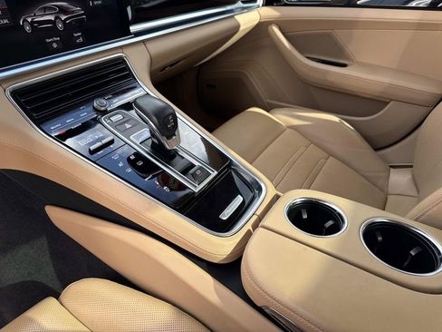 Used 2018 Porsche Panamera 4 image 25