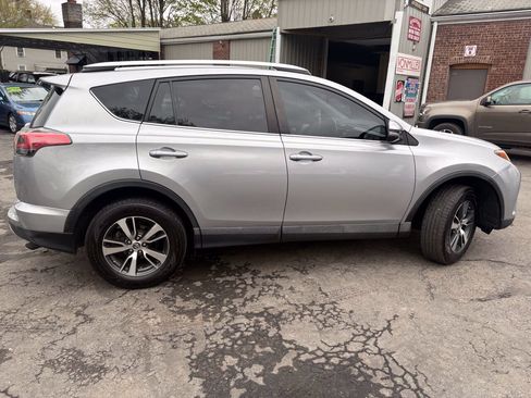 Used 2016 Toyota RAV4 XLE AWD/4WD image 8
