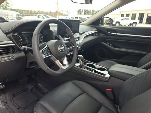 Used 2024 Nissan Altima 2.5 SR w/ SR Premium Package image 22