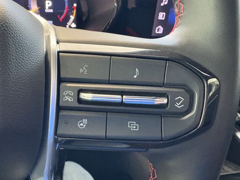 Used 2024 Chevrolet Colorado Z71 w/ Z71 Convenience Package 2 image 14