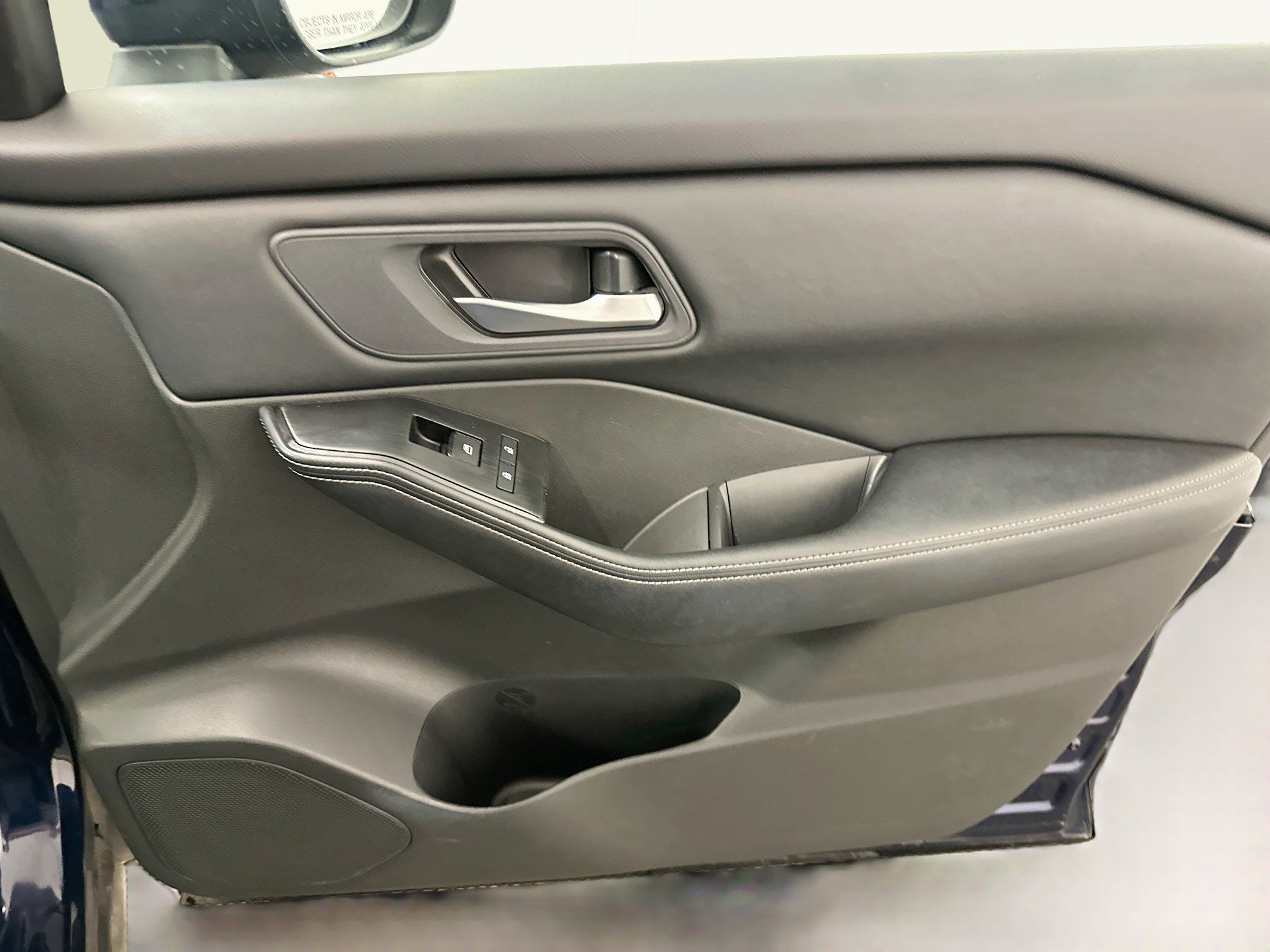 Used 2025 Nissan Rogue SV AWD/4WD image 33
