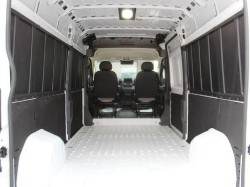 Used 2026 RAM ProMaster 2500 w/ Convenience Group FWD image 7