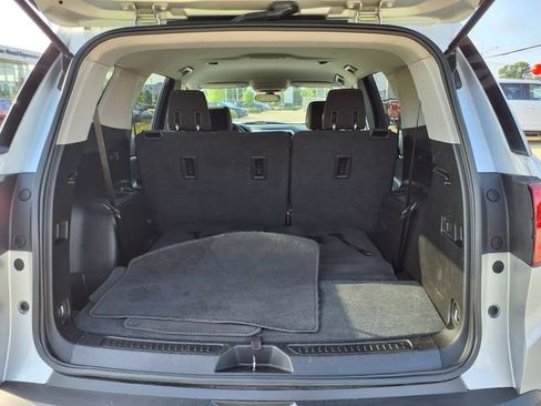 Used 2018 GMC Acadia SLE FWD image 13