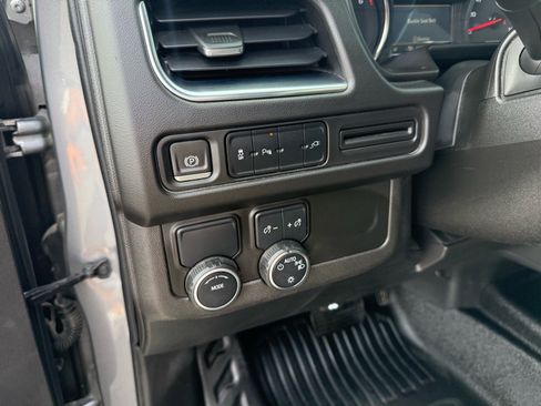 Used 2022 Chevrolet Tahoe 2WD image 16