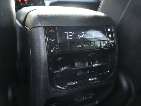 Used 2021 Jeep Grand Cherokee L Limited AWD/4WD image 24