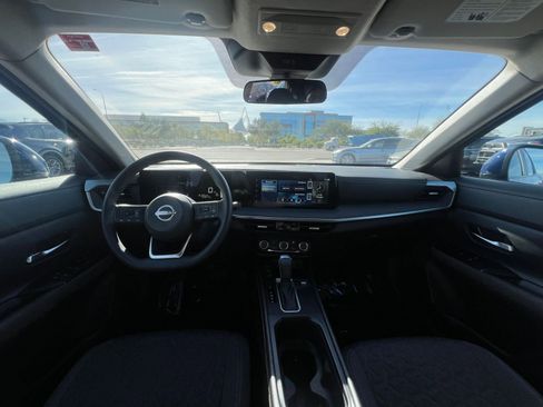 Used 2025 Nissan Kicks SV image 33