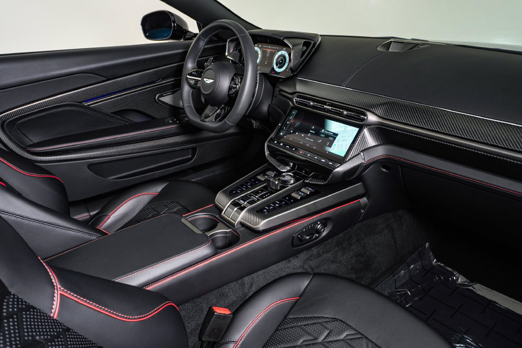 Used 2026 Aston Martin Vanquish Convertible RWD image 19
