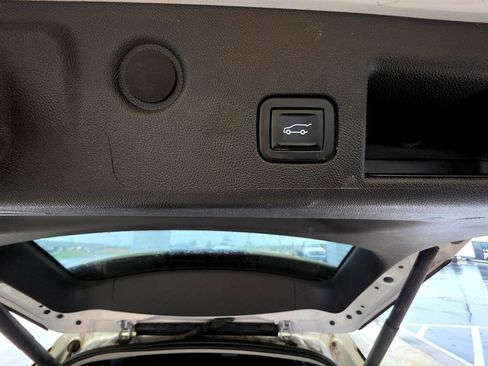 Used 2022 Chevrolet Equinox LT FWD image 11
