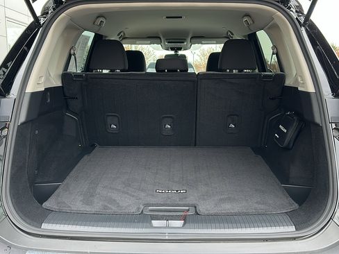 Certified 2022 Nissan Rogue SV image 6