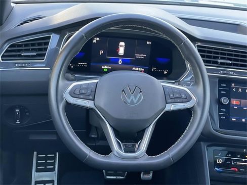 Used 2023 Volkswagen Tiguan SE R-Line image 7